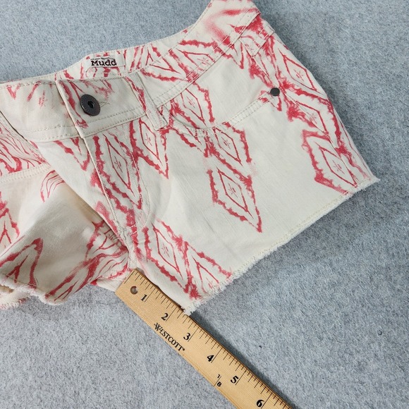 Mudd Diamond AOP Print Shorts Juniors Size 29x2 White/Pink Raw Edge - Picture 8 of 16